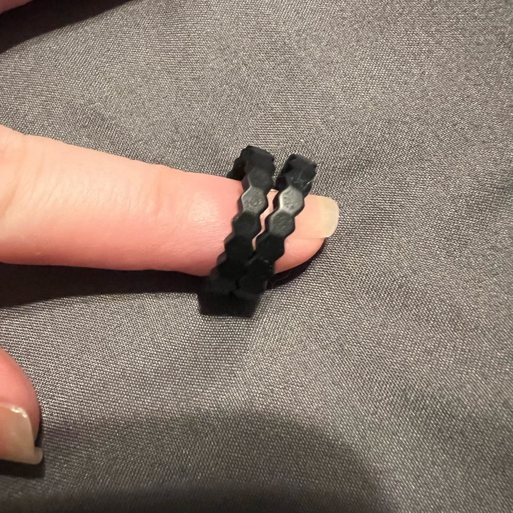 2 Qalo Womens stackable rings